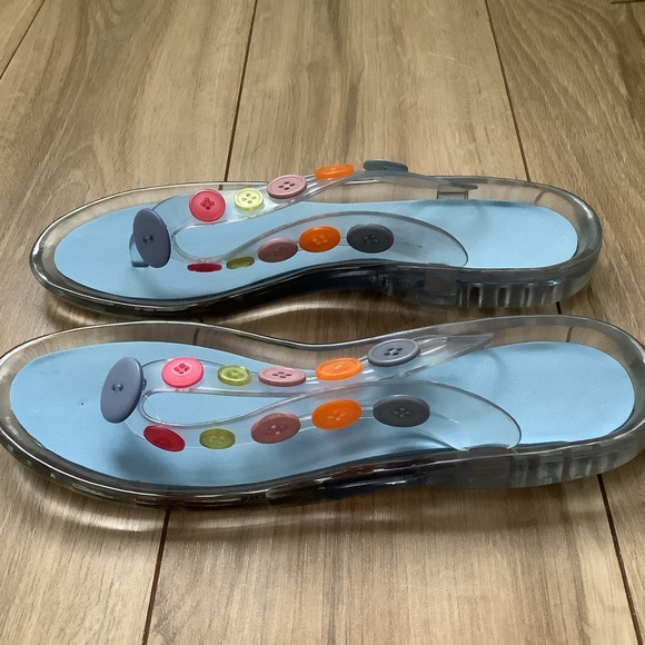 EUC vintage buttons jelly thongs sandals - Picture 5 of 10